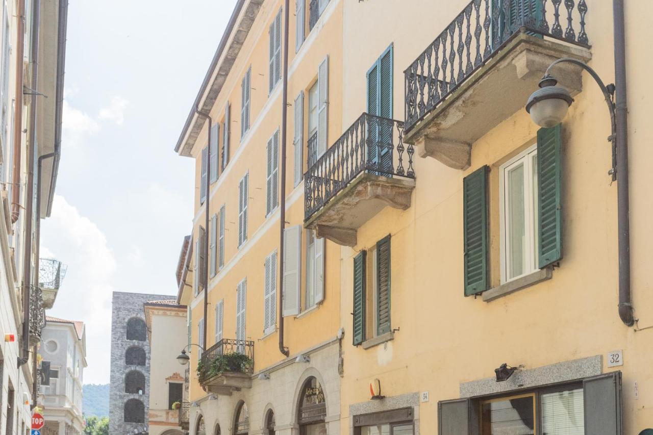 Da Pia In Historycal Como City Centre By Rent All Como Buitenkant foto